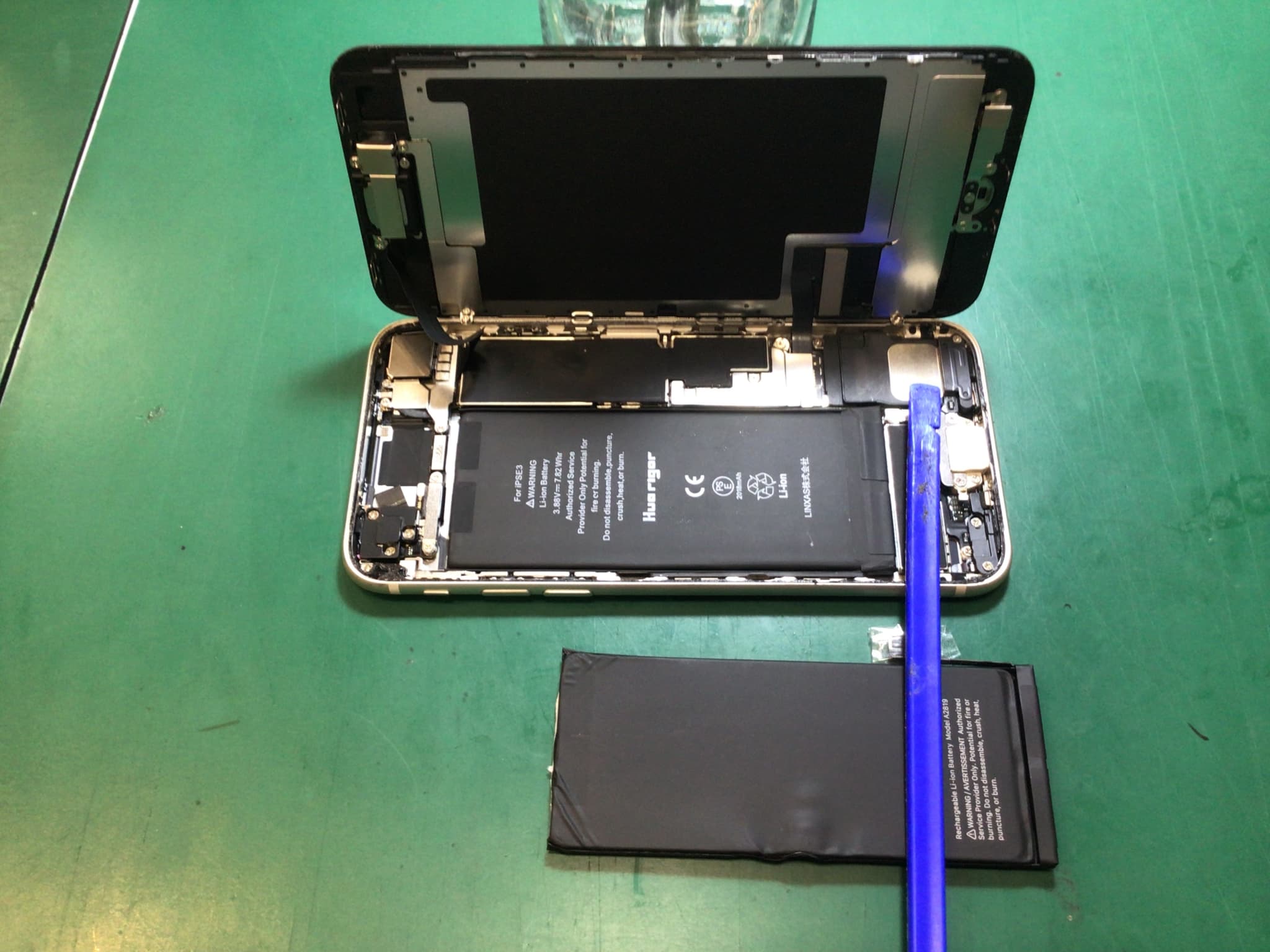 ふじみ野市、川越市、所沢市でiPhone SE3のバッテリー交換なら【スマホ修理工房イオン大井店】にお任せください！